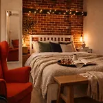 Industrial Brick With King Bed - Daire