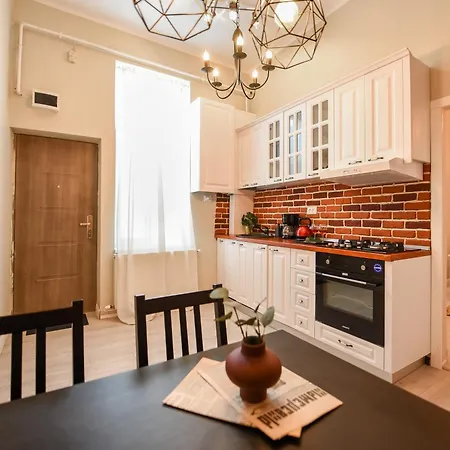 Industrial Brick With King Bed - בוקרשט