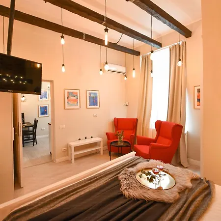 Apartment Industrial Brick With King Bed - *
