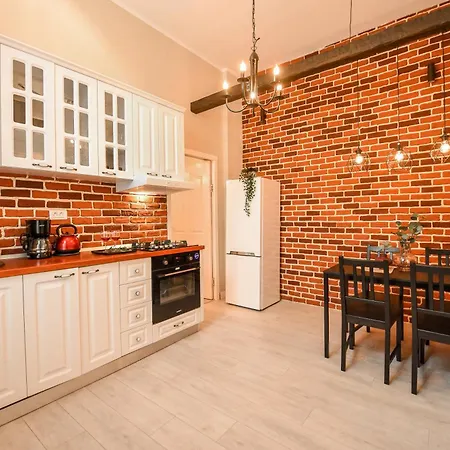 Industrial Brick With King Bed - Daire *